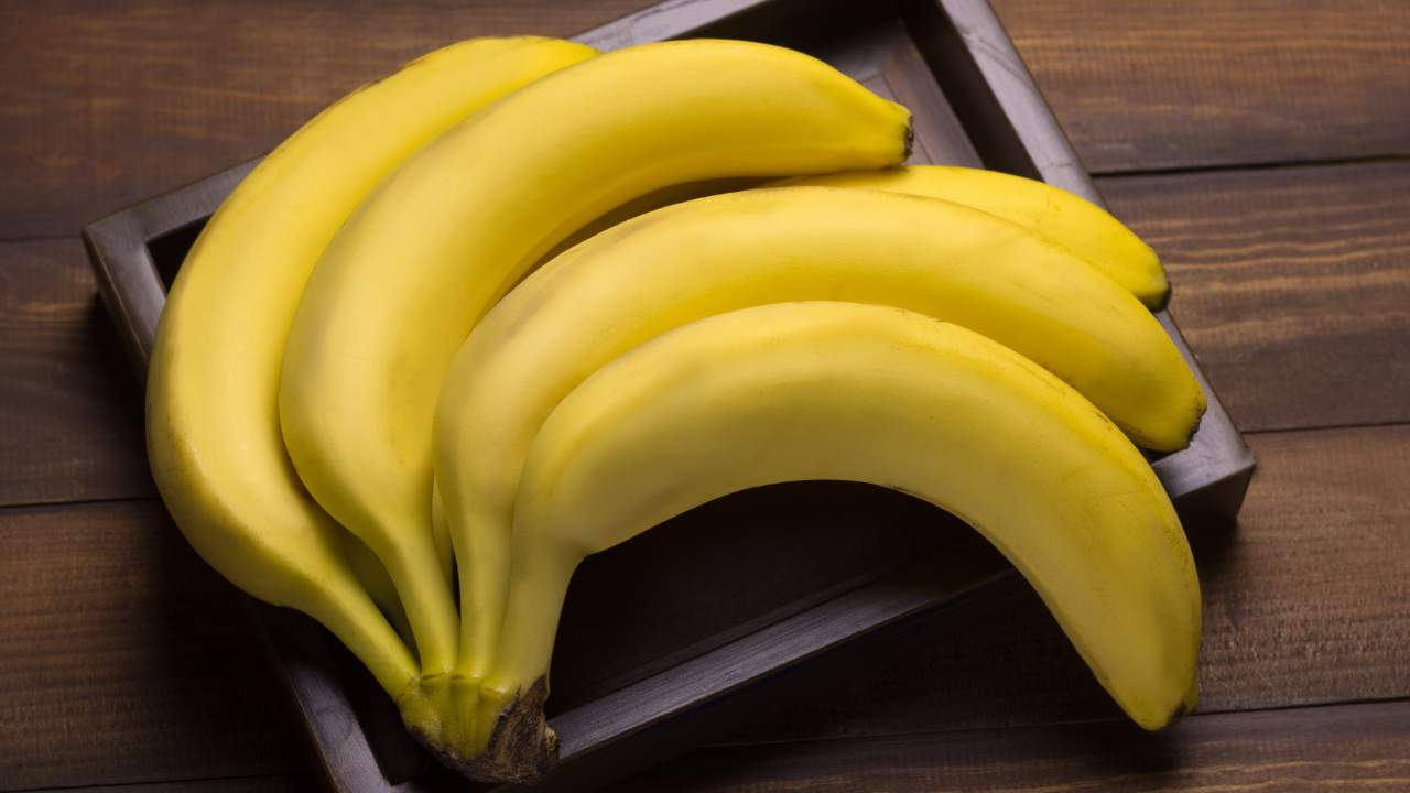 banane curve copertina